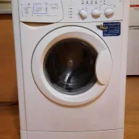 ماشین لباسشویی ایندزیت اصل ایتالیا کار کرده تمیز