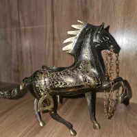 مجسمه اسب مسی سیاه قلم