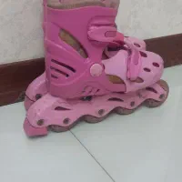 یک جفت اسکیت ورزشی سایز ۳۵ تا ۳۸ سالم