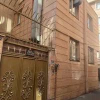 فروش خانه حیاط دار۵۲متری در ۳ طبقه در شکوفه|فروش خانه و ویلا|تهران, نیکنام|دیوار