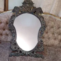 آینه خاص و قدیمی