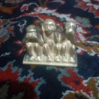 مجسمه 3میمون نمادیکی ازکشورهای افریقای هستش