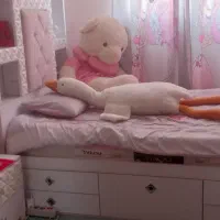 تخت و پاتختی