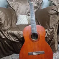 گیتار YAMAHA. c40قدیمی