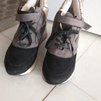 کفش و کاپشن