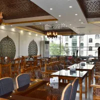 میزو صندلی سنتی و ناهار خوری