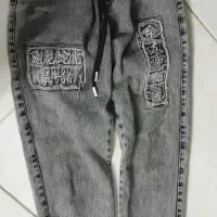 شلوار جین اصل و لباس