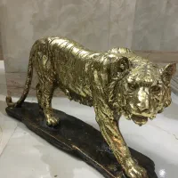 تعدادی وسایل دکوری و پذیرایی