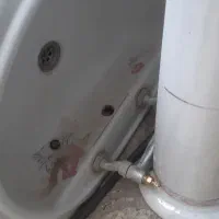 سنگ روشویی با شیر