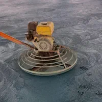 بتن ریزی کف همراه ماله پروانه ای