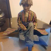 مجسمه پیرمرد و مجسمه مادر و دختر