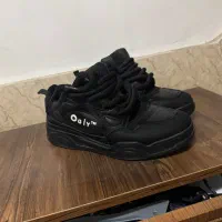 چند مدل کتونی در یک آگهی ورق بزنید