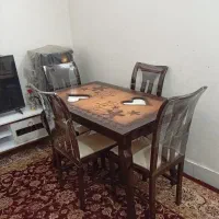 دو دست میز نهار خوری چهار نفره تمیز مرتب