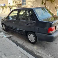 پراید‌۸۴‌‌سرمه‌ای‌هفت‌رنگ