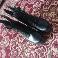 کفش|کیف، کفش، کمربند|سراب, |دیوار