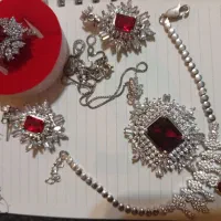 سه عدد سرویس کامل و لوکس و مقداری نقره نو