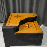 میز آنتیک  ترکیب چوب گردو و چرم