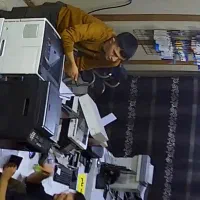 همکار خانم یا  اقا در کافی نت