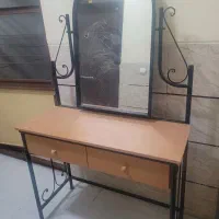 میزآینه آرایشی