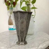 گلدان نقره قلمکاری .دوران قاجاری