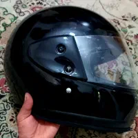 کلاه ایمنی موتور. کلاه کاسکت. سالم و سلامت