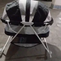 تخت کنار مادر و گهواره