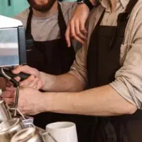 وردست یا کارگر ساده برای کارگاه قنادی