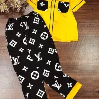 صد تیکه لباس در حد نو فقط ۴ میلیون