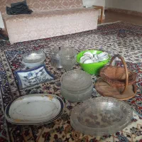 یه تعداد ظروف پذرایی فروشی