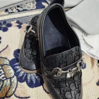 کت شلوار در حد نو|لباس|رباط‌کریم, رباط‌کریم|دیوار