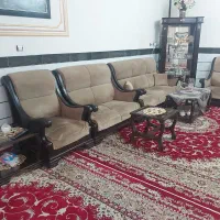 مبل ۷ نفره و جلومبلی و ۲ تا عسلی