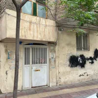 خانه ۱۲۸ متر ویلایی قدیمی با موقعیت عالی