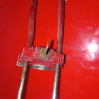 قفل چرخ جلو موتور