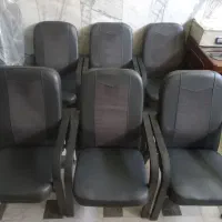 صندلی انتظار و میز