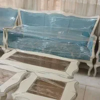 چنددست مبل درحدنو|مبلمان خانگی و میز عسلی|یزد, |دیوار