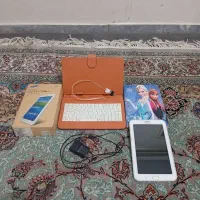 تبلت سامسونگ گلکسی تاپ ۳ همراه با کیبورد لوازم