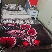 تخت یک نفره دو عدد شبیه هم