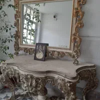 ایینه و کنسول بزرگ و شیک