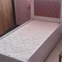 یک عدد کمد یک عدد تخت با عدد فرش ۴ متری  وتشک تخت|تخت و سرویس خواب|تهران, بهمن یار|دیوار