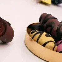 خرما شکلاتی مغزدار