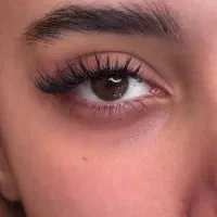 خدمات کاشتمژه و لیفت و لمینت ابرو و مژه مواد اصل