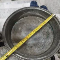 آفتابه مسی قدیمی|کلکسیون اشیاء عتیقه|رشت, نیکمرام|دیوار