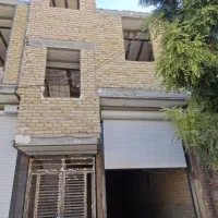 خانه-مغازه-بر-خیابان-اصلی