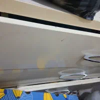 دراور چوبی سفید همراه آینه دور چوب سفید