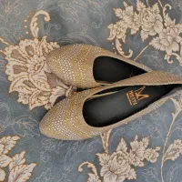 تعدادی کفش و کتونی نو