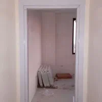 نصاب درب ورودی اتاقی سرویس پلی وود MDF و تمام چوب|خدمات پیشه و مهارت|نسیمشهر, |دیوار