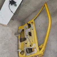 درب پژو سمت راننده تصادفی و بالابرسالم