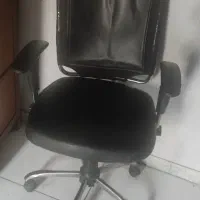 4 عدد صندلی گردان