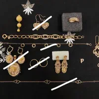 انواع طلا خاص و زیبا نو درهمه وزن|جواهرات|بروجرد, |دیوار