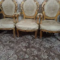 ۴عددمبل سلطنتی ومیزجلومبلی